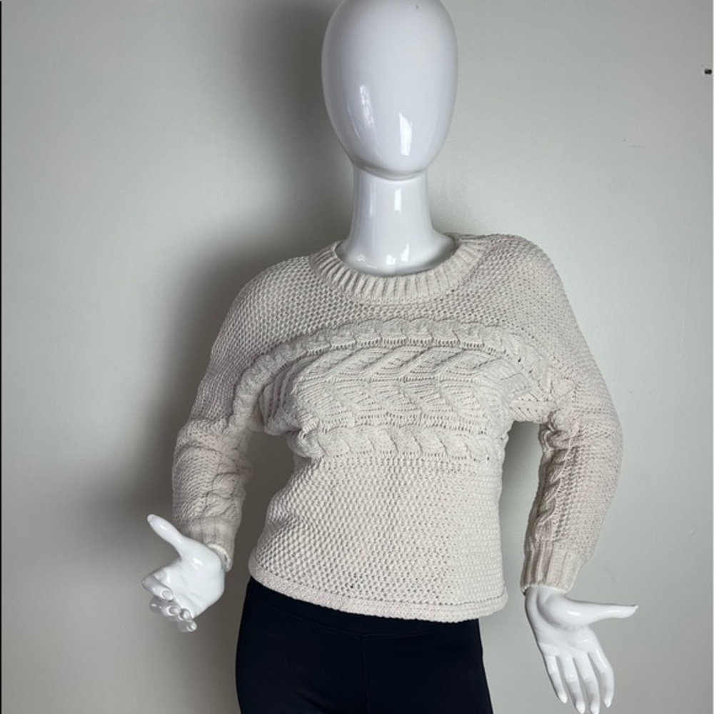 ⭐️REWIND woman’s sweater cream size XS